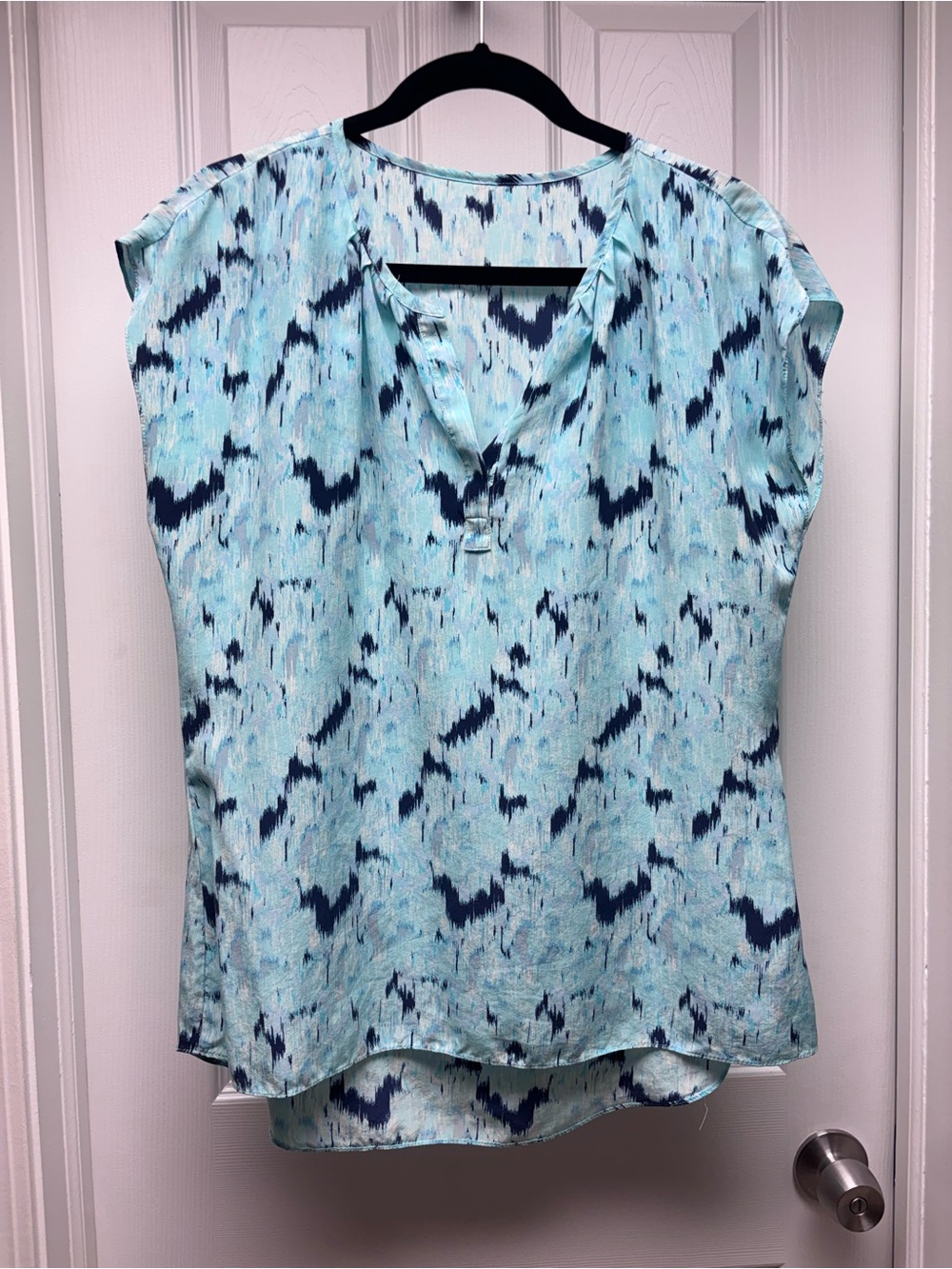 100% Silk Abstract Print Blouse – Women’s Medium/Large